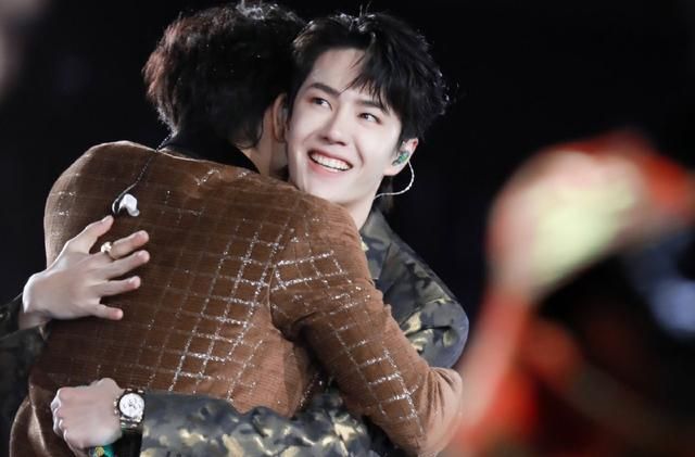 王力宏对王一博太宠爱,看来是真的太喜欢这"孩子"了|王一博|王力宏