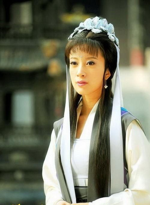 在2013年热播的于正剧《陆贞传奇》里她还演了赵丽颖的师傅杜司仪