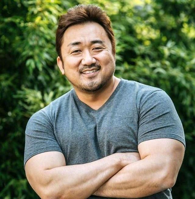 现实中的美女与野兽30岁美女老师与49岁大叔的爱情