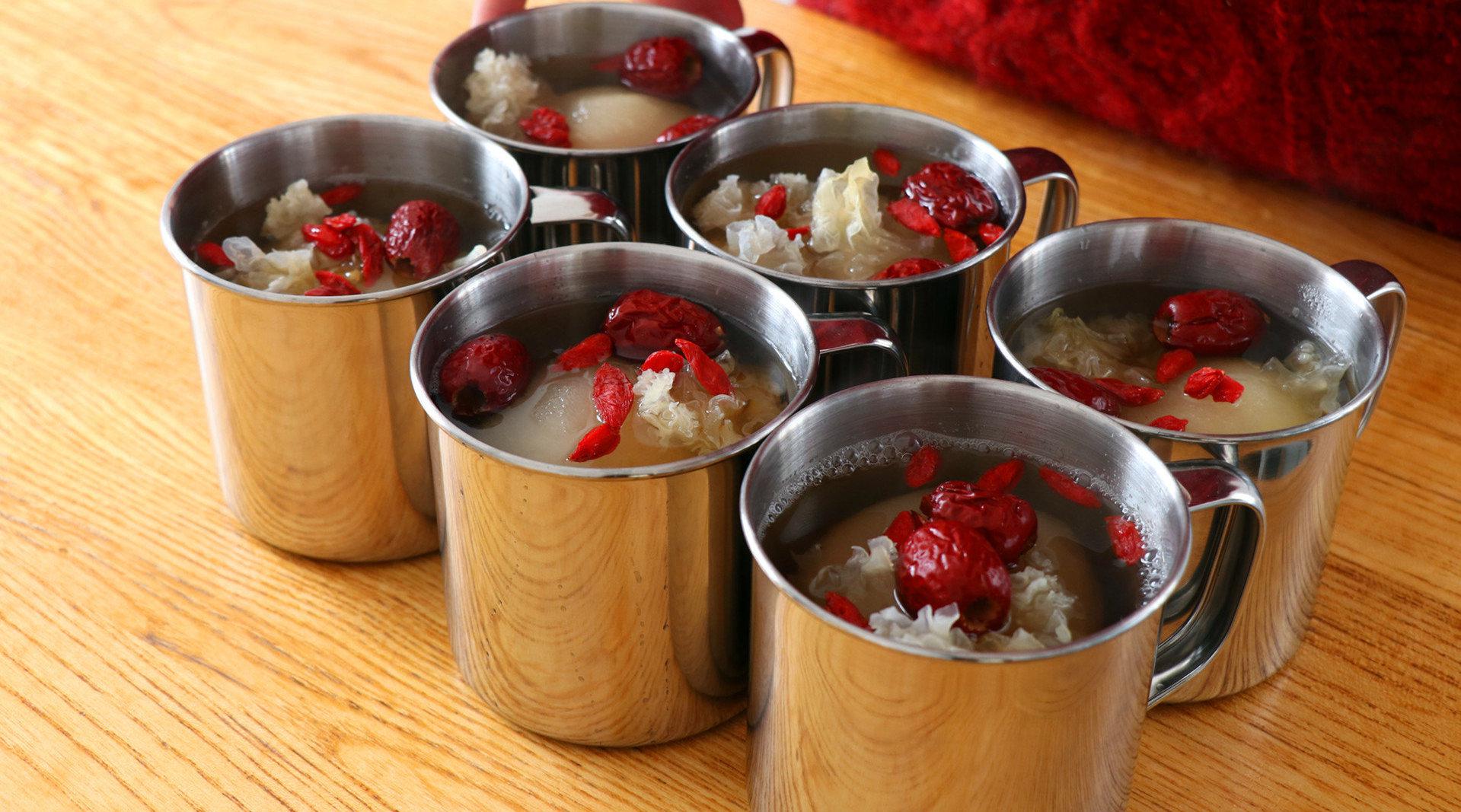 冰糖烤雪梨:冬天里最火的街边甜品