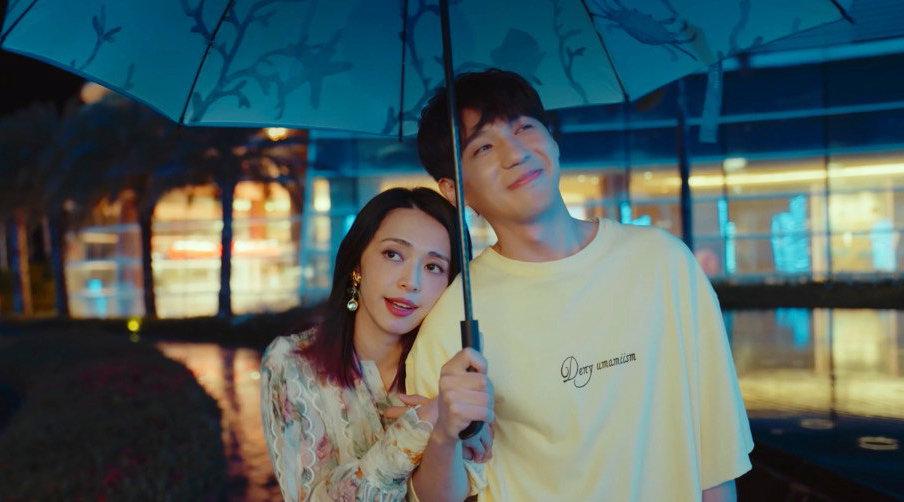 姚晨白宇主演贺岁剧《假日暖洋洋》发终极预告