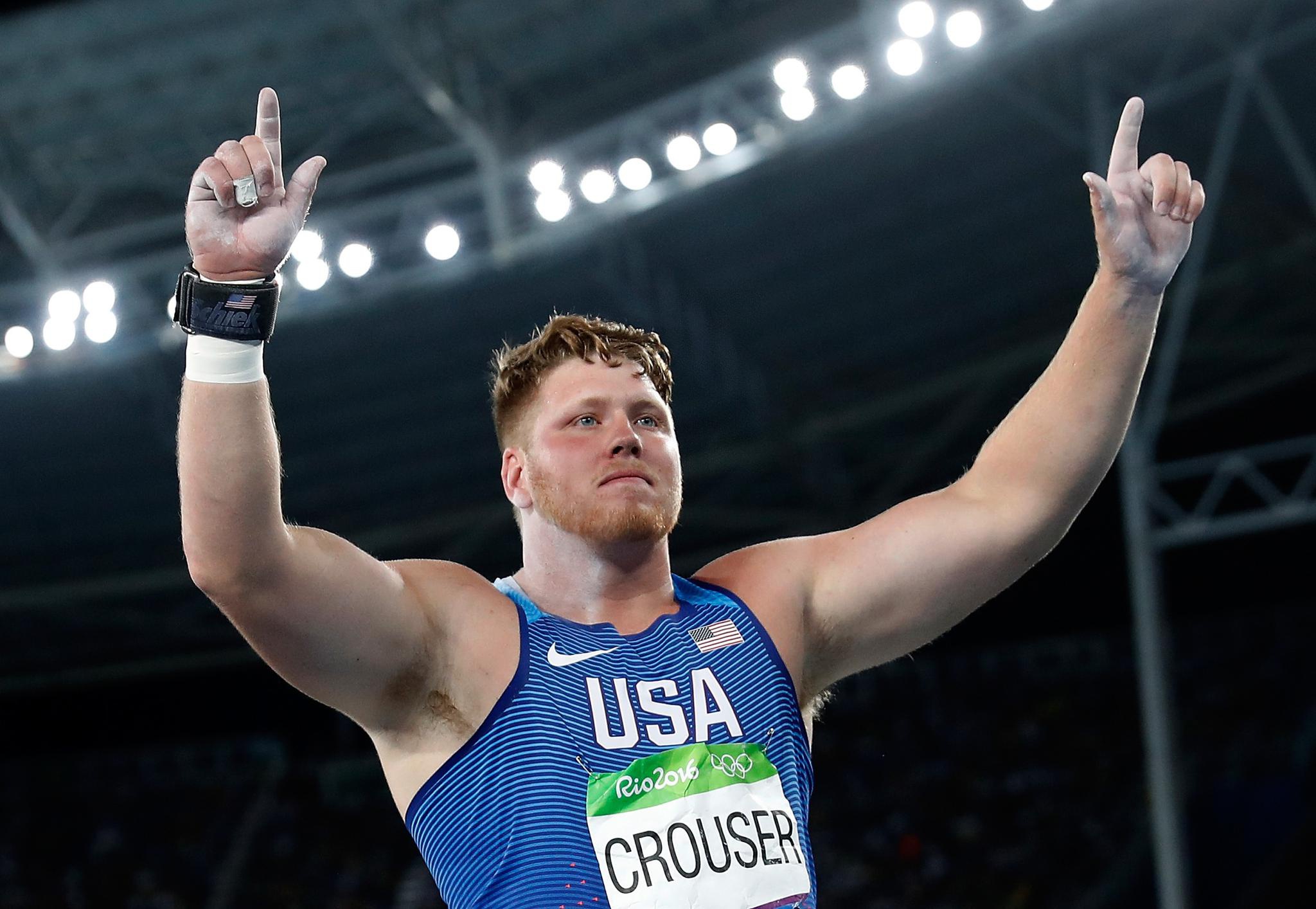 美国选手瑞安·克劳瑟在2016年里约奥运会田径男子铅球决赛中夺冠后