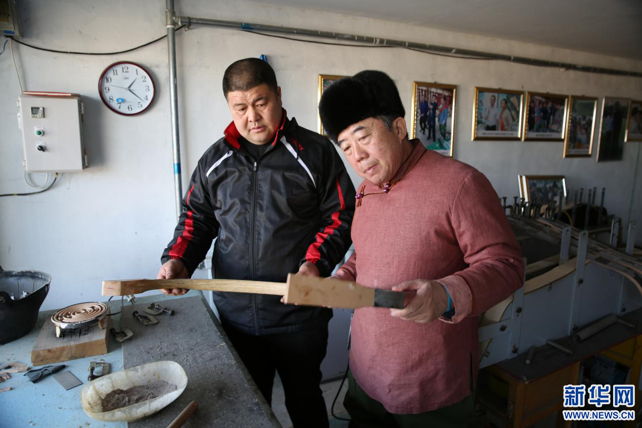 蒙古族牛角弓风劲角弓鸣