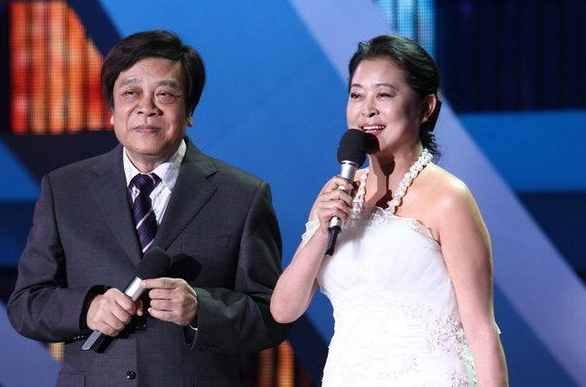 牛年春晚将近,主持人阵容未知,董卿能复出吗?|春晚|董卿|阵容_新浪新