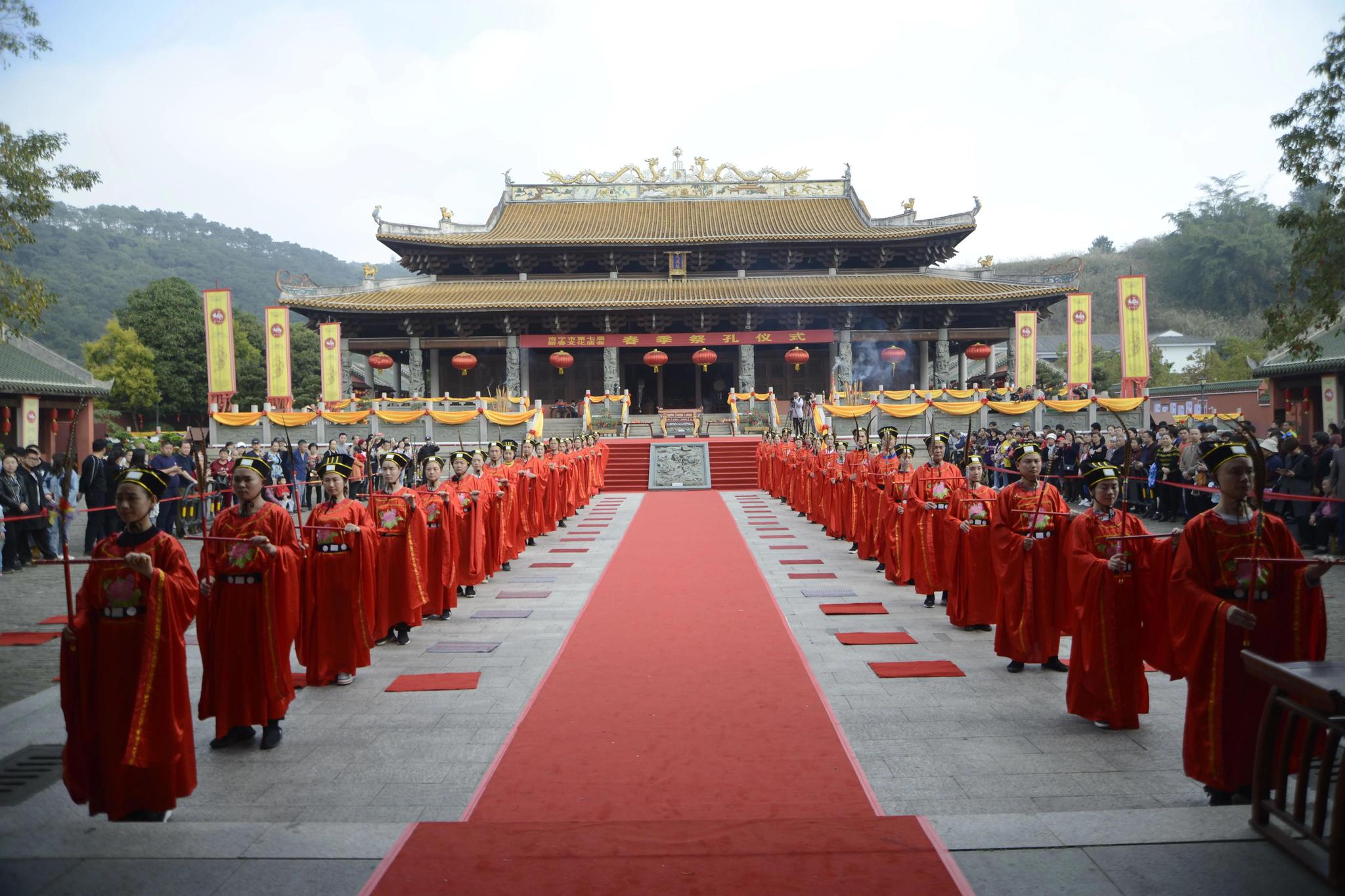 南宁市有名的寺庙道观每年香客游人无数