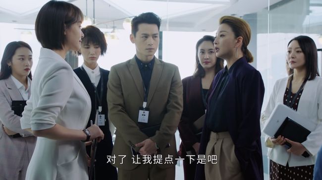 《正青春》首播,吴谨言悬浮让人出戏,殷桃像得罪了