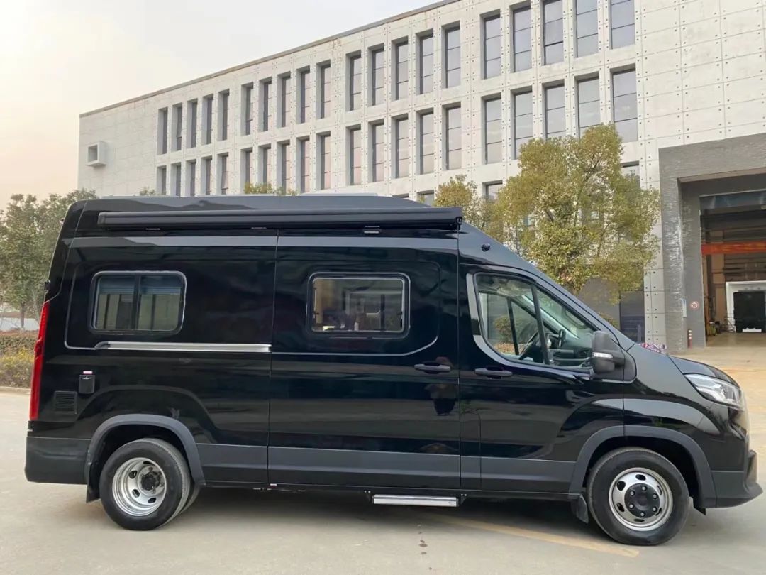 美沃国六v90长轴高顶b型房车,伴您畅游四方,安全出行