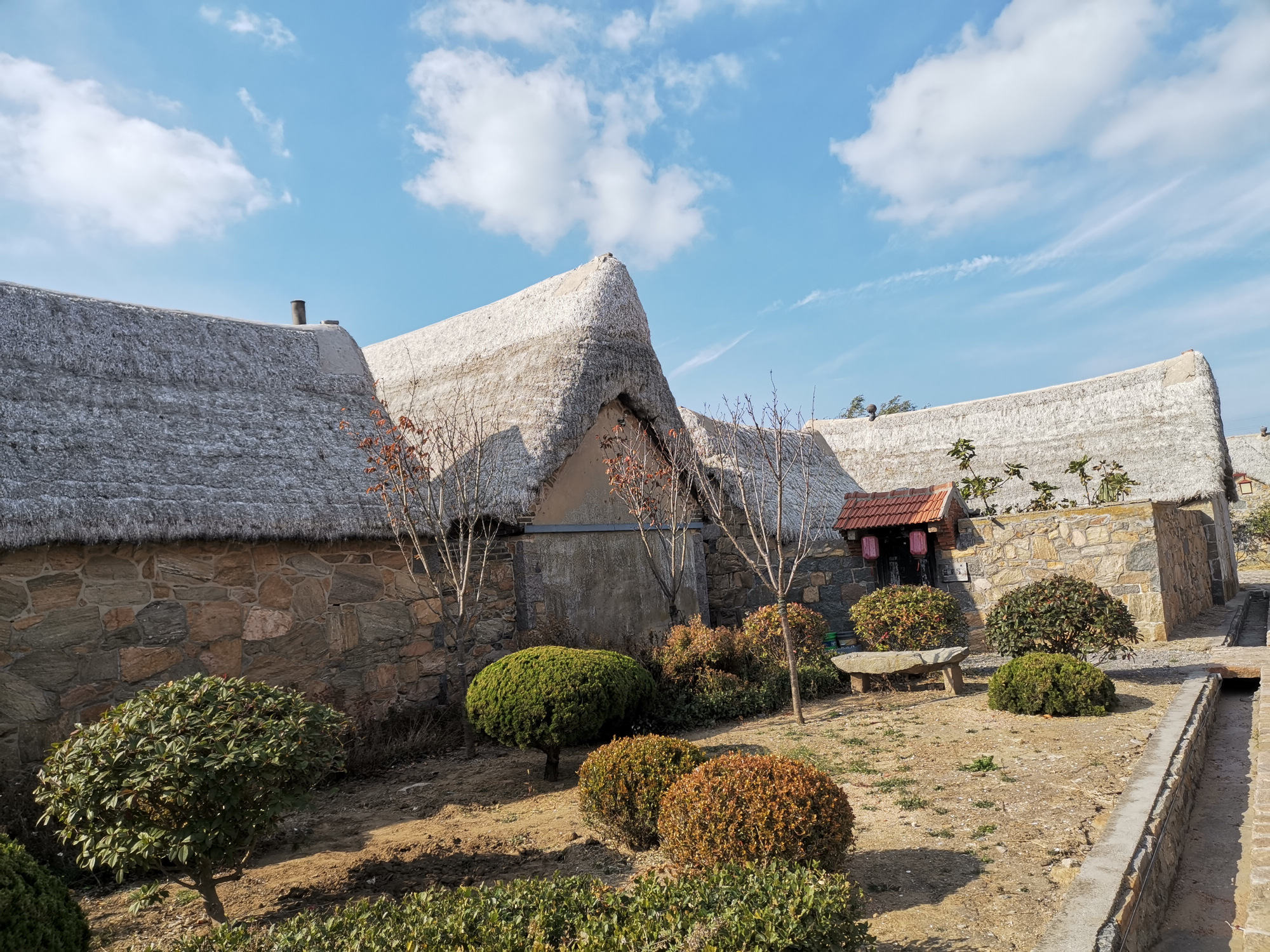 荣成百年古村落风景秀丽景观齐全大好天气游客稀少