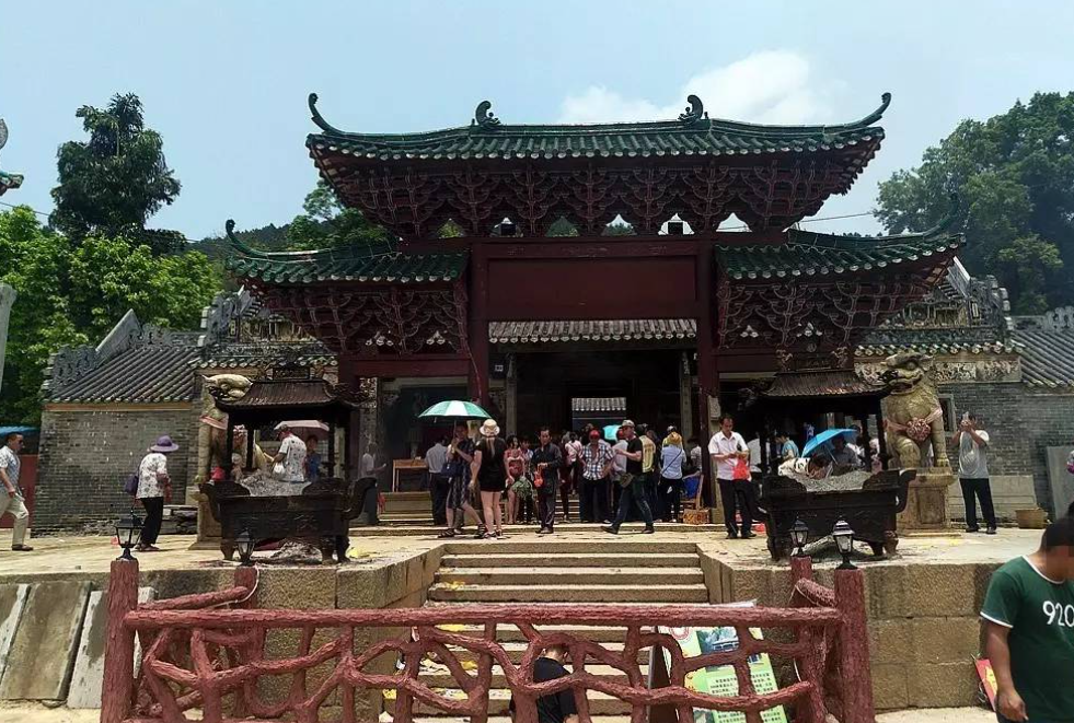 南宁市有名的寺庙道观每年香客游人无数