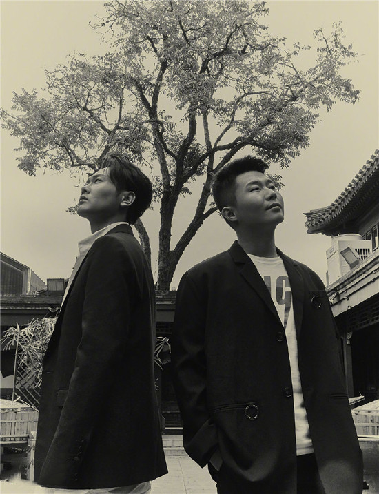 栾云平孟鹤堂周九良张鹤伦等合拍时尚大片喜感画风治愈不开心