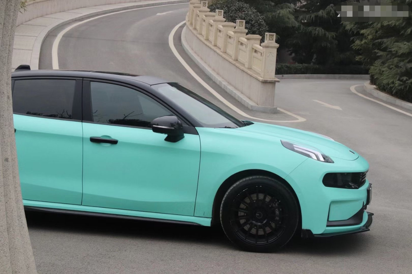 领克03改色蒂芙尼蓝小姐姐是这样玩儿车的