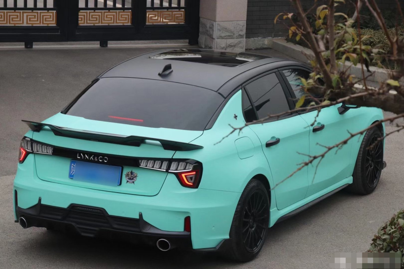 领克03改色蒂芙尼蓝小姐姐是这样玩儿车的