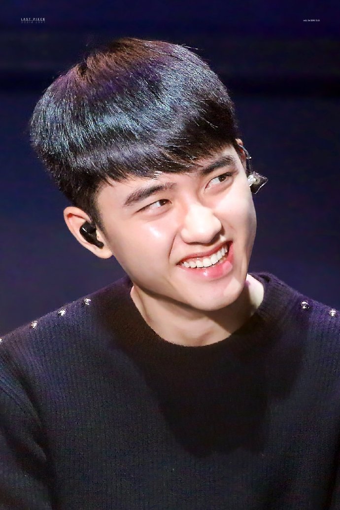 exo晒都暻秀退伍后照片浓眉大眼略圆润和吴世勋已见面多次