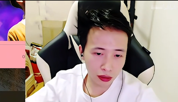 文森特直播落泪向节奏道歉错在不该来这里