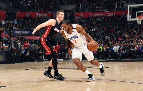 临场看球？先过了狗这一关！美国NBA赛场将用狗来排查新冠病毒休闲区蓝鸢梦想 - Www.slyday.coM