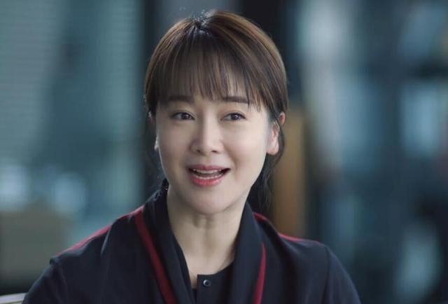 正青春:她的情商中,三言两语缓解老板的焦虑情绪|方静|情商|林睿_新浪