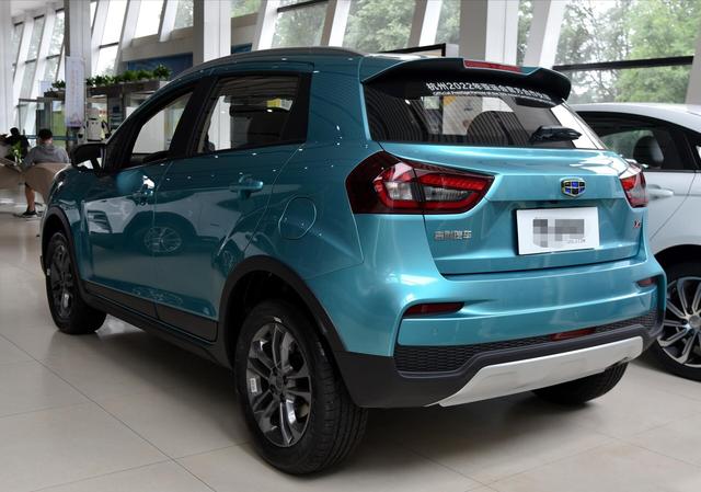 15动力油耗5升落地5万吉利远景x3亮相比长安cs35接地气