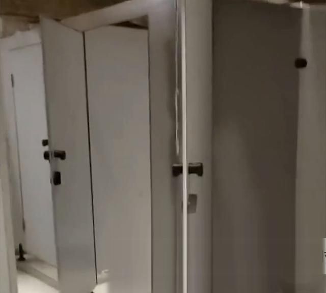 迷惑!贵州遵义现男女互通公厕:男女入口进去后是同一间厕所休闲区蓝鸢梦想 - Www.slyday.coM 迷惑!贵州遵义现男女互通公厕:男女入口进去后是同一间厕所休闲区蓝鸢梦想 - Www.slyday.coM