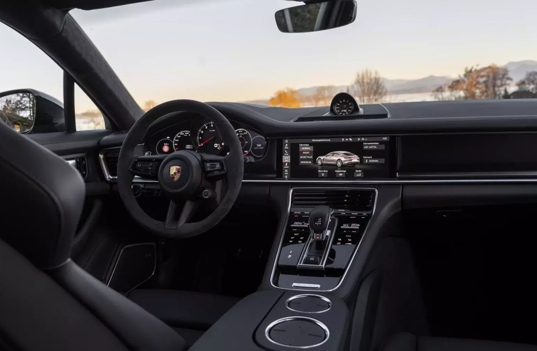 搭载双涡轮v8,内饰更科技,保时捷2021款帕拉梅拉前瞻