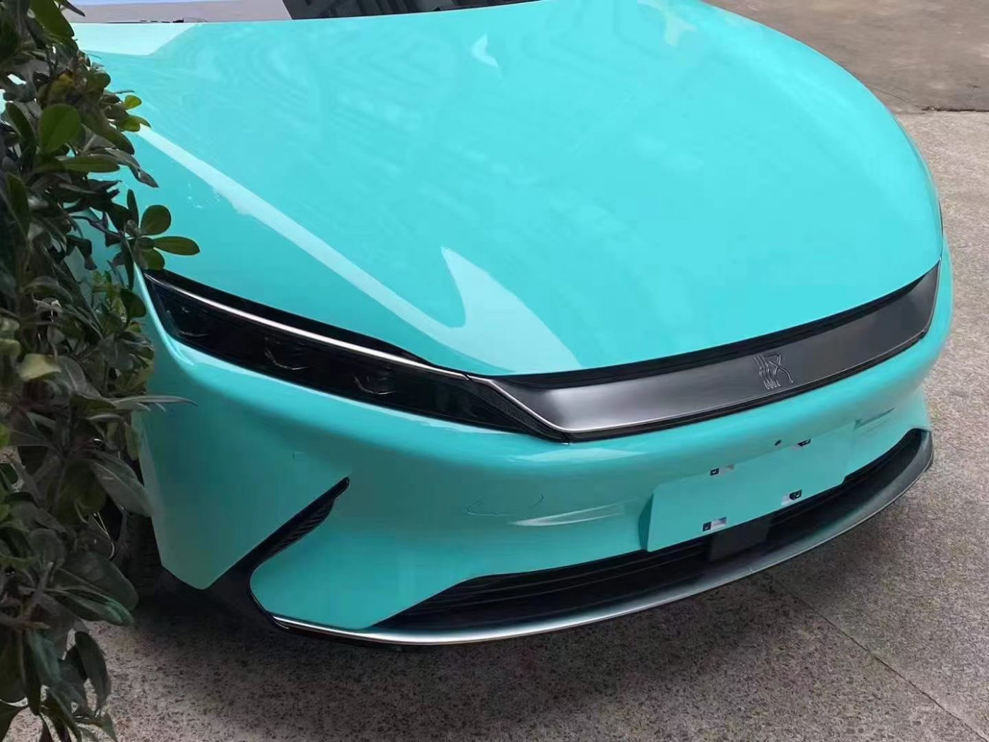 比亚迪汉ev改色蒂芙尼蓝 开启你的心动之旅