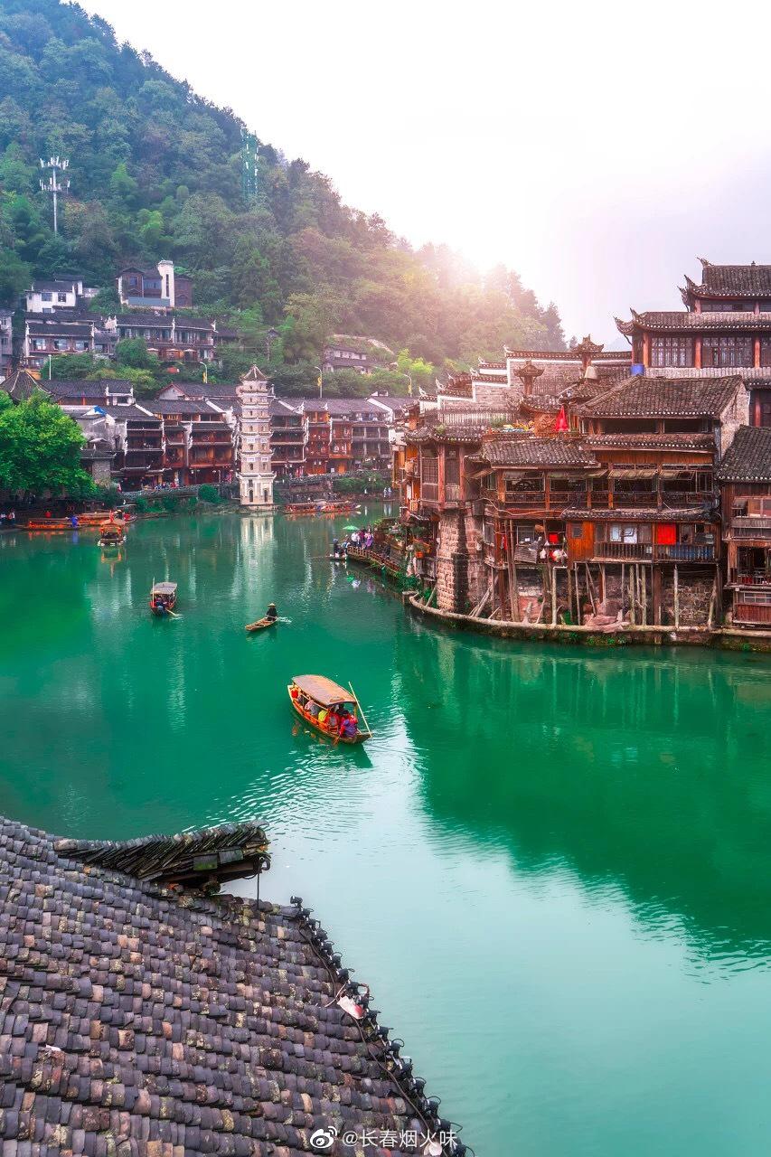 凤凰古镇作为中国最美4大古镇之一凤凰绝对美得名不虚传