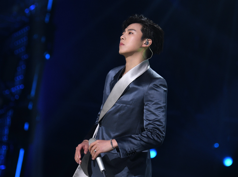 1993年1月12日出生于吉林白城,2012年6月,高嘉朗随组合cross gene正式