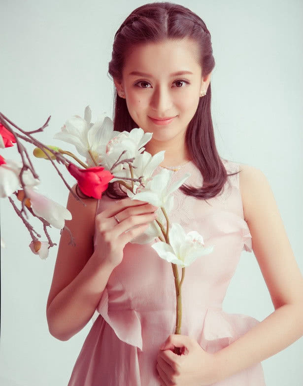 曾当过巩俐替身,戏里戏外反差太大|杜肖雄|乡村爱情|巩俐_新浪新闻