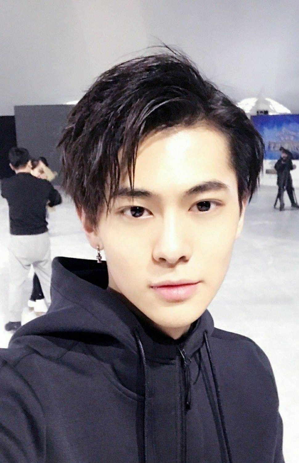 青你3练习生梁森光头造型曾和吴世勋合作期待表现