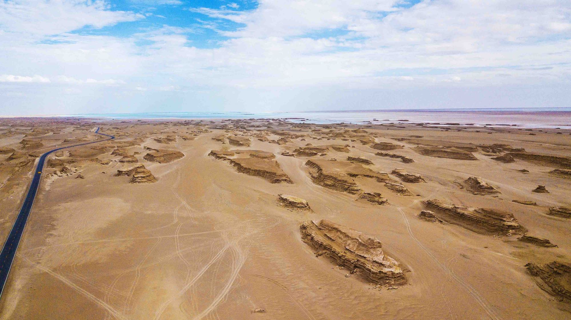 青海藏着一座摄影爱好者必打卡的魔鬼城,是我国最大的风蚀地貌区