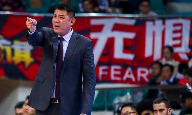 巩晓彬没素质!怒喷张大宇 险酿冲突,cba裁判1举动意味深长