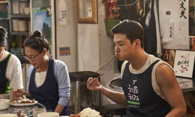 doublepatty公开了裴珠泫和申承浩饰演角色的新剧照