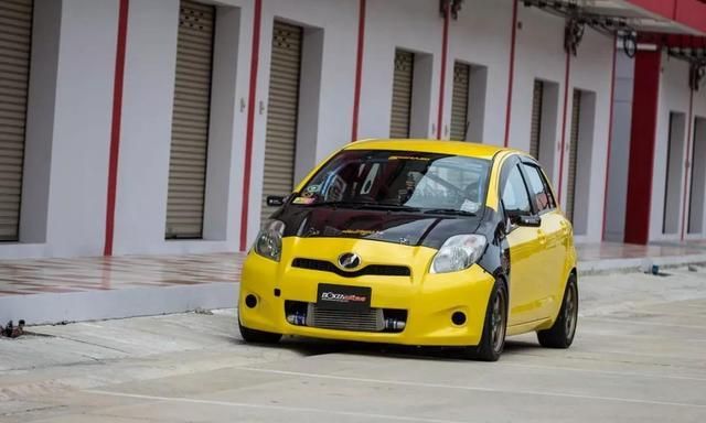 500匹的丰田雅力士改装,这小车要起飞了?