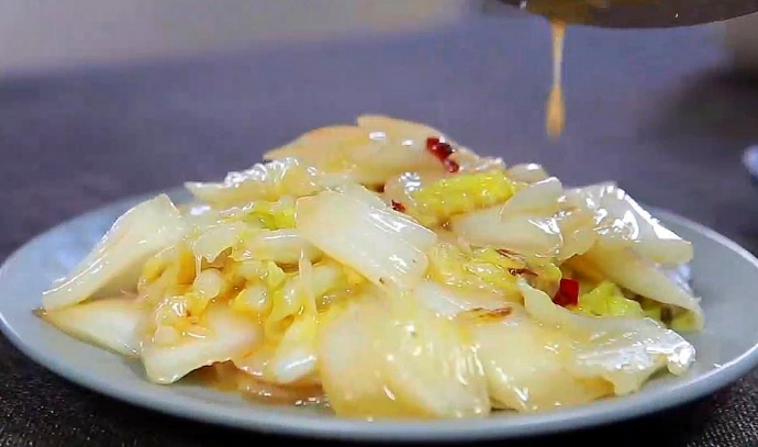 炒白菜怎么做才好吃记住放醋时间白菜炒好脆爽入味不出汤