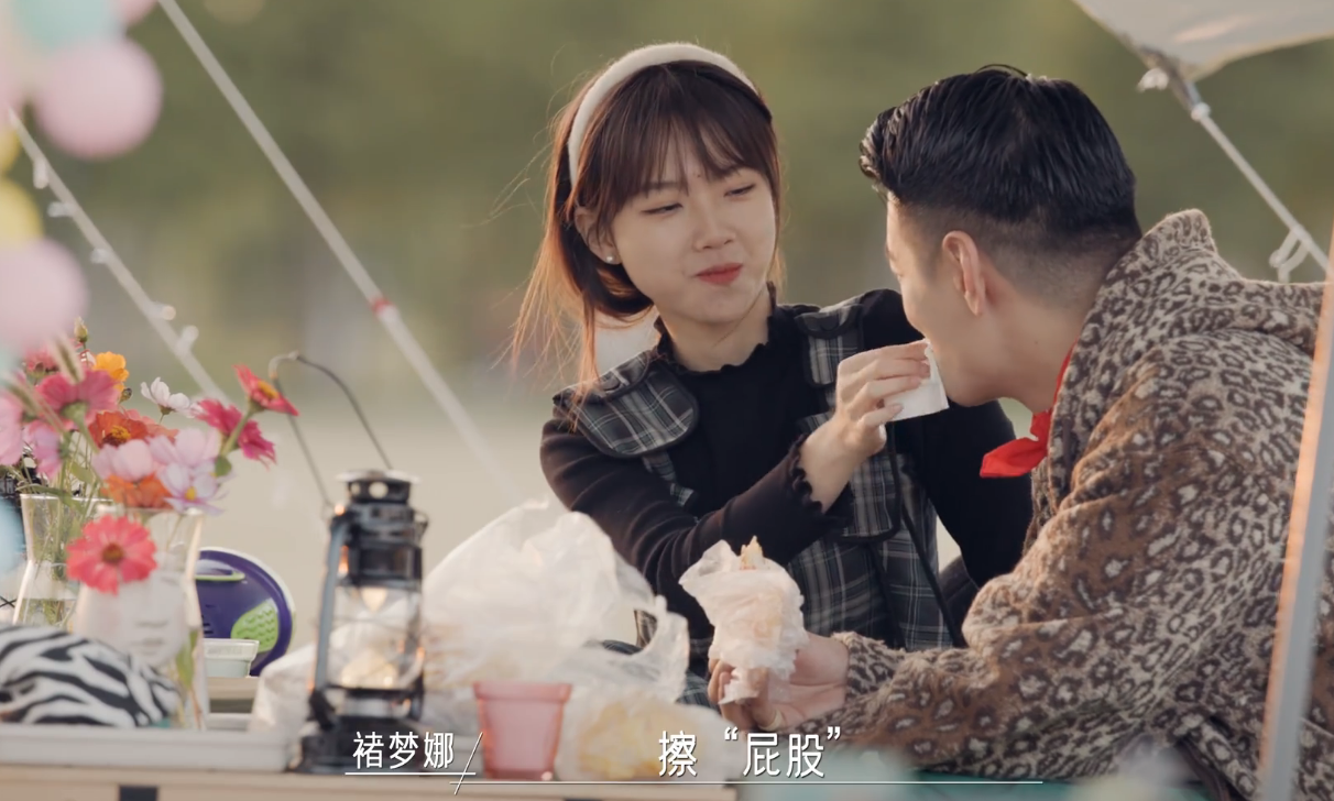 同一屋檐下邓紫棋对恋爱有误解魏大勋拿咬过的苹果喂她