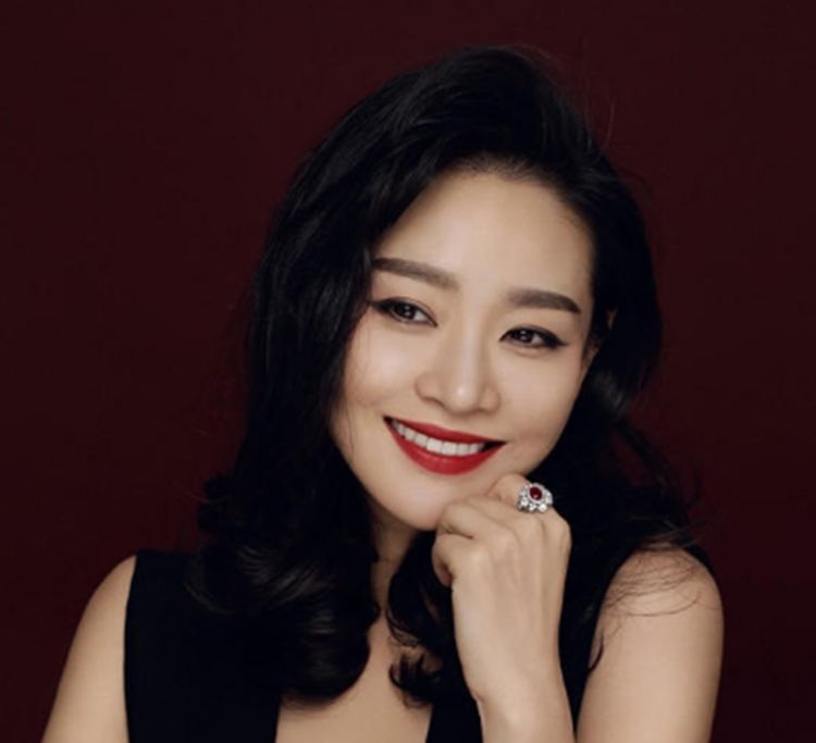 张嘉译的"御用媳妇",合作4次都没红,没想到后来被张国立捧火|王维维