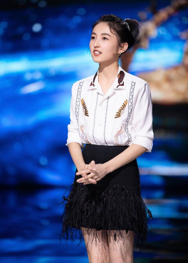 盛夏未来电影路透吴磊张子枫cp感绝了满屏青春气息