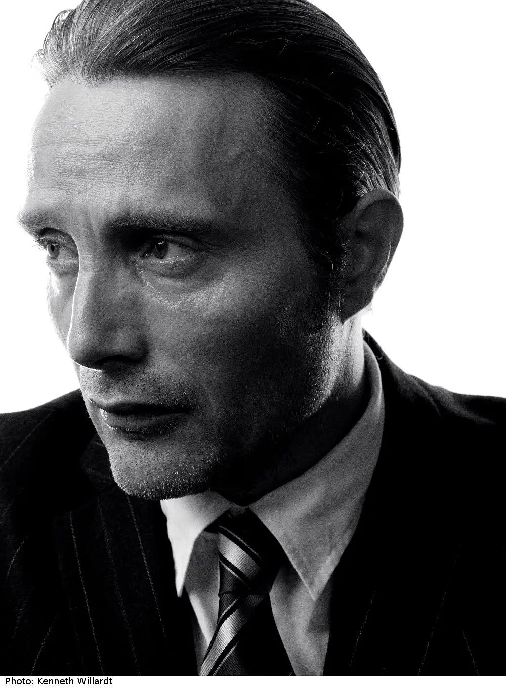 来舔一舔麦子叔的神颜这个让小岛秀夫都盯着看的男人