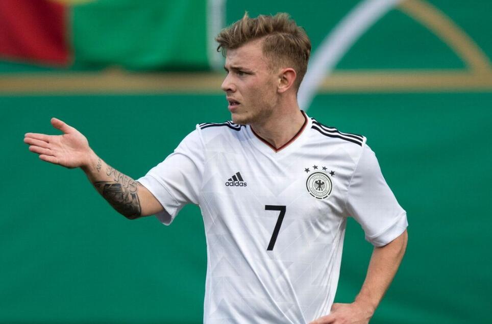 德国国脚在英超沉沦,昔日妖星重返德甲,薪水从500万降至30万|迈尔