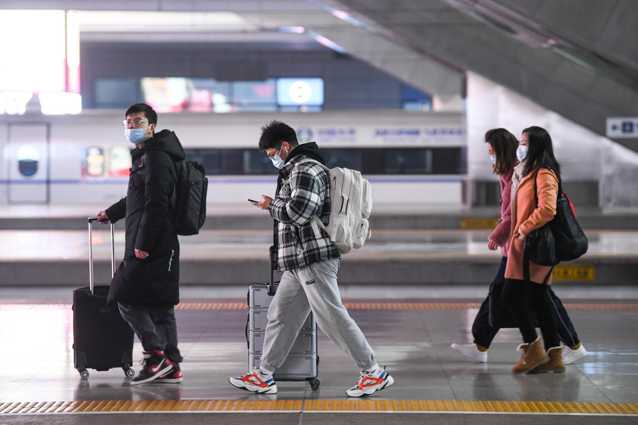 他们带着乡愁踏上了回家的路快来看2021春运的模样多图视频