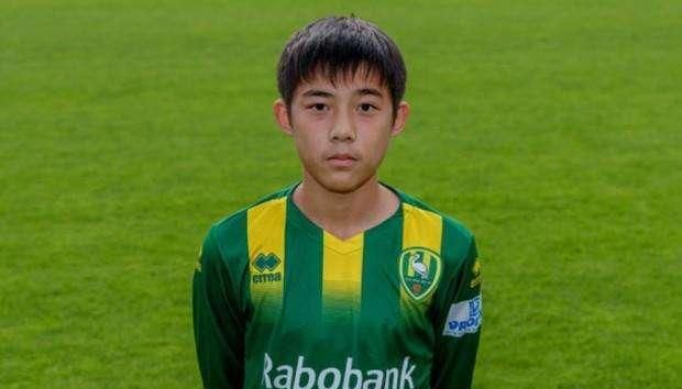 李嗣镕很帅,但足球不是饭圈!年轻人需要的是激励,而不该是捧杀