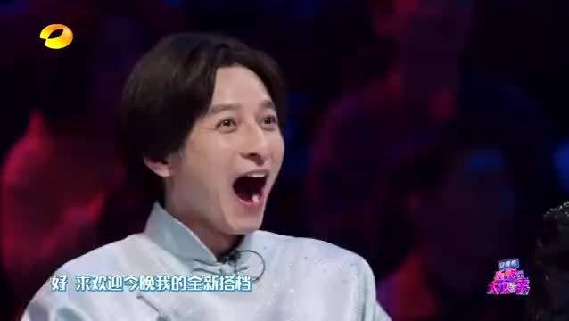 大张伟模仿梁朝伟,经典发型,忧郁眼神,走出来时候的感觉