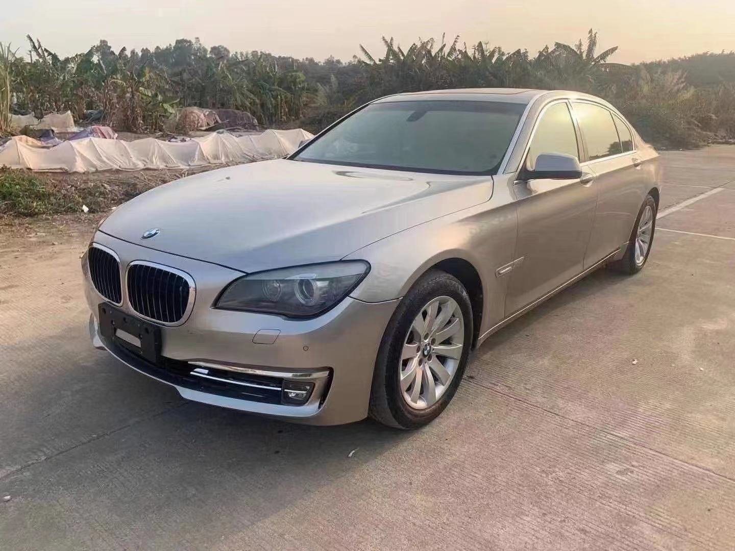 15款宝马740售价145万庄严的气质豪华中透着精干