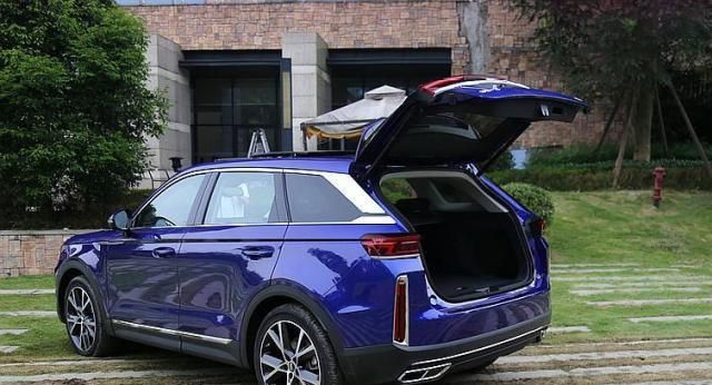 车至少30万起步,在自主品牌中能将价格控制在20万以内的只有众泰t700