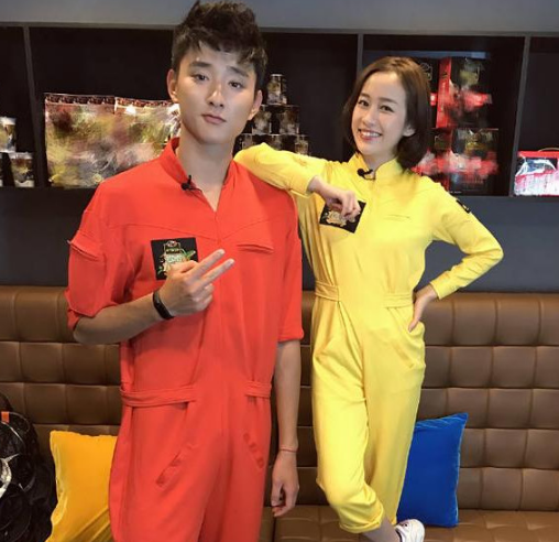 但刘美含之所以没能像好姐妹杨紫这样大红,身高真的是硬伤,只有150