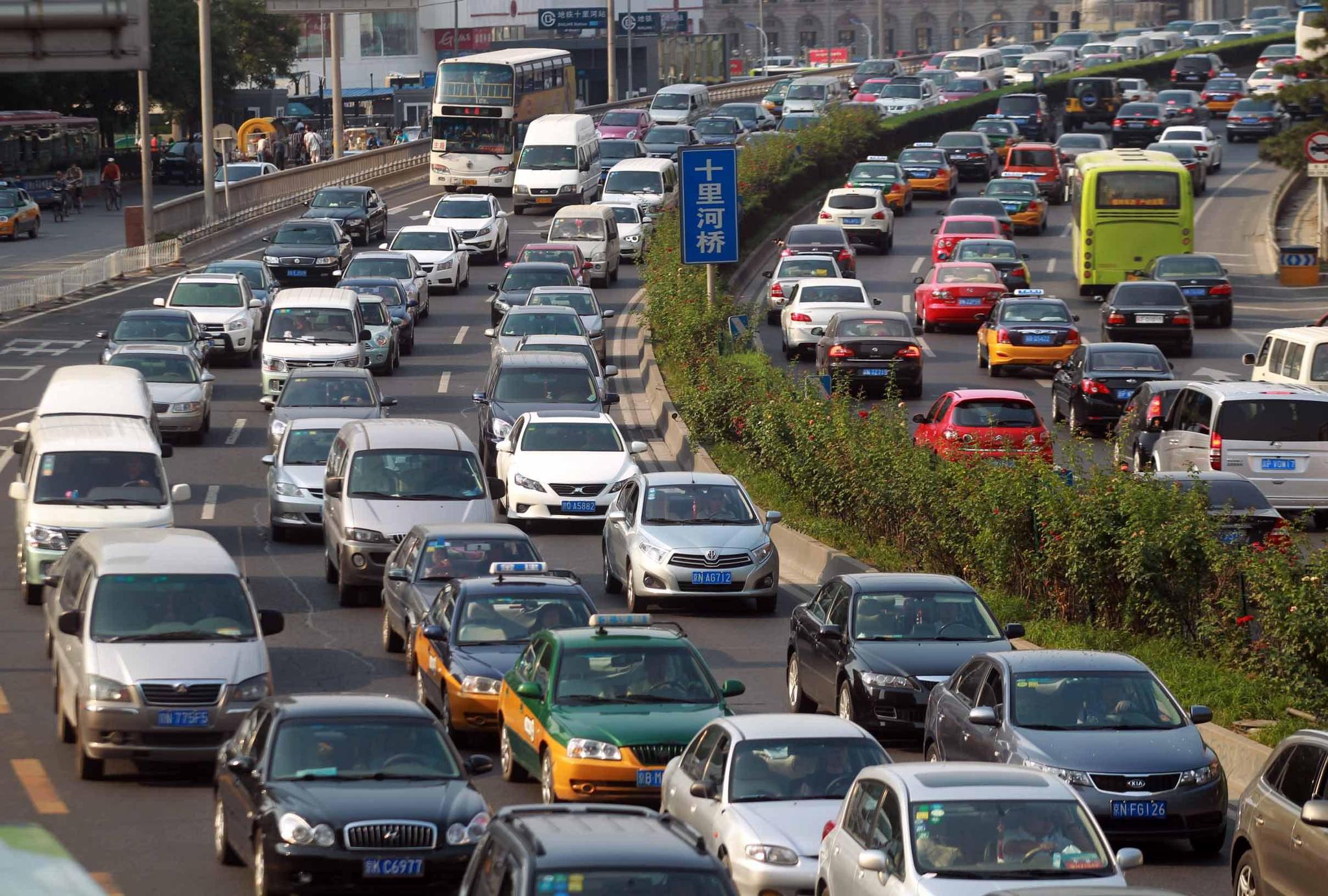 市区多条道路禁行摩托车 北京市交管局发布摩托车管理征求意见稿