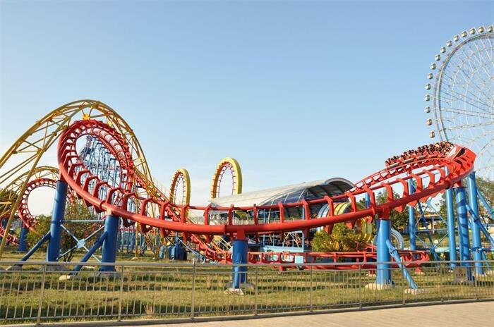 河北有一游乐园成焦点好玩程度不输迪士尼时常惹人们驻足观看