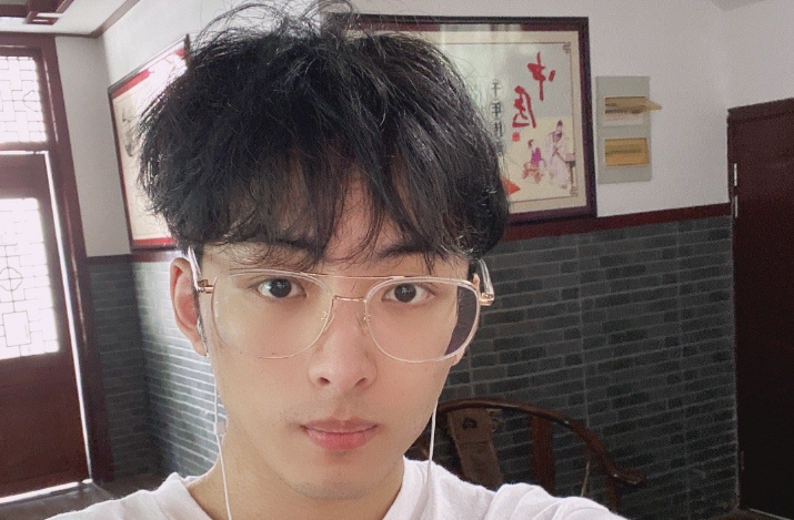 枷锁赖神领衔营地杯首日斗鱼以战扬名大战虎牙梦之队