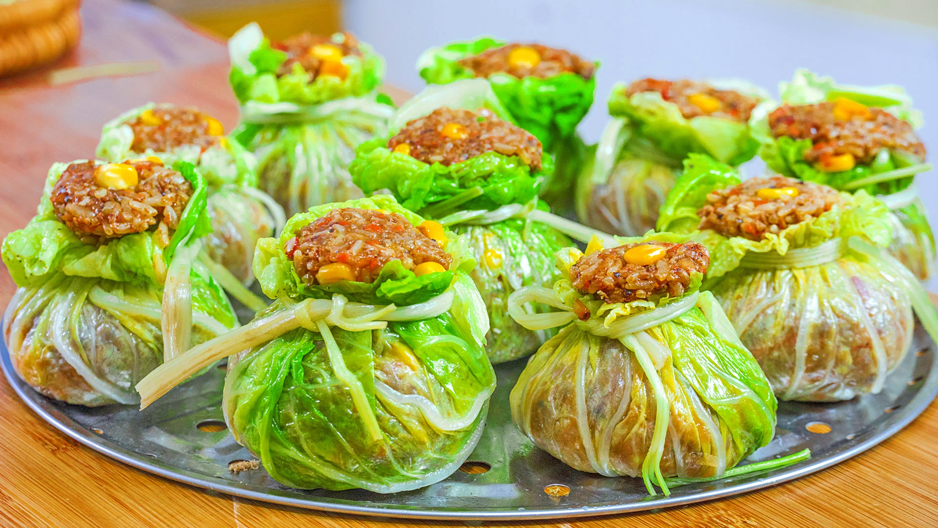 给年夜饭加道菜招纳百财端上桌寓意财源滚滚讨个好彩头