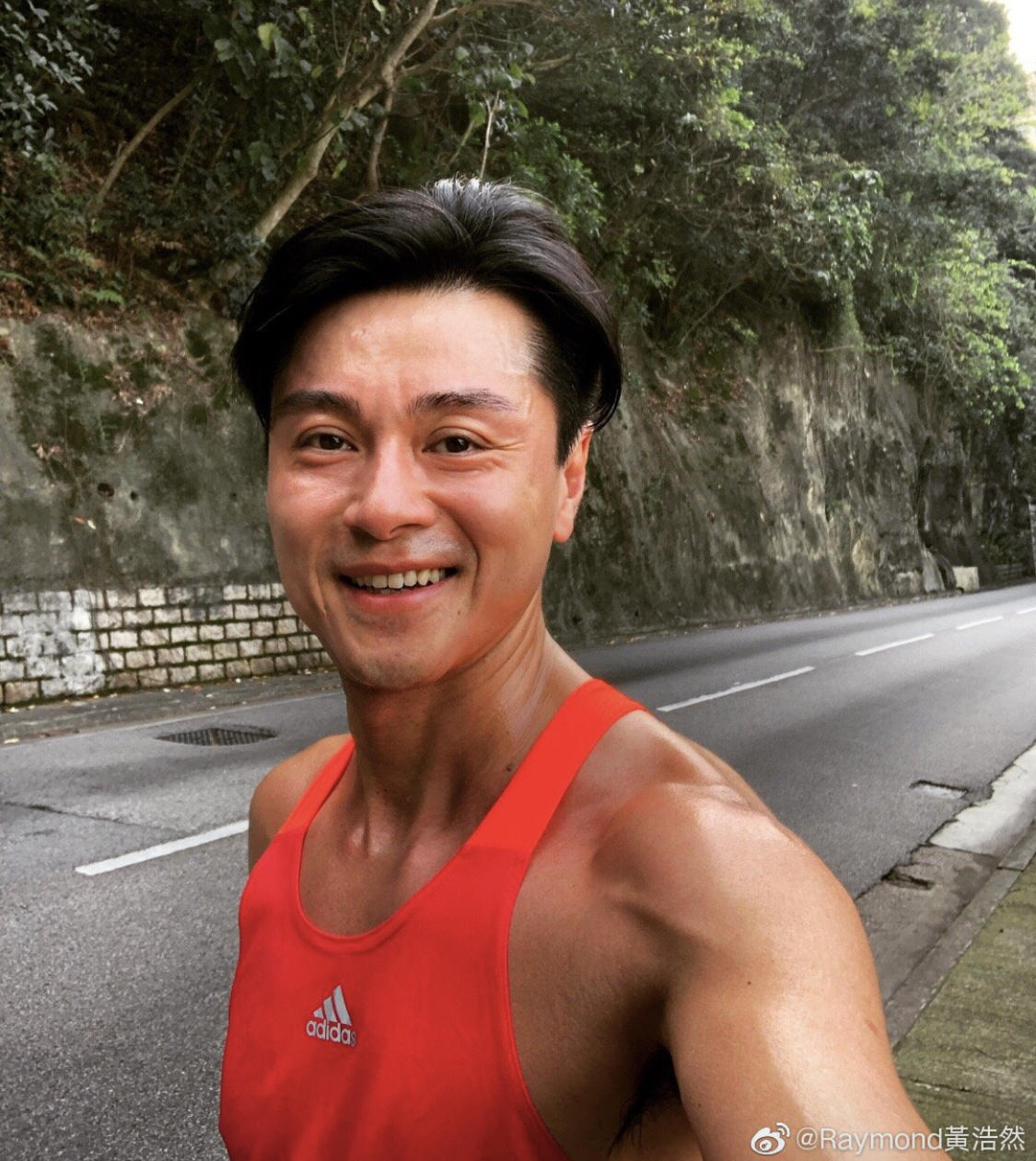 细数tvb爆肌中佬年近60岁欧瑞伟深藏不露谭俊彦成功瘦身