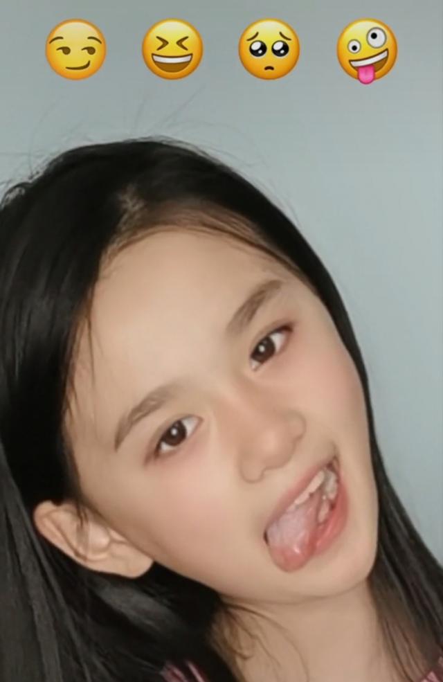 42岁美女主持罕晒娃,11岁女儿被夸颜值爆表,爸爸还是湖南台台草